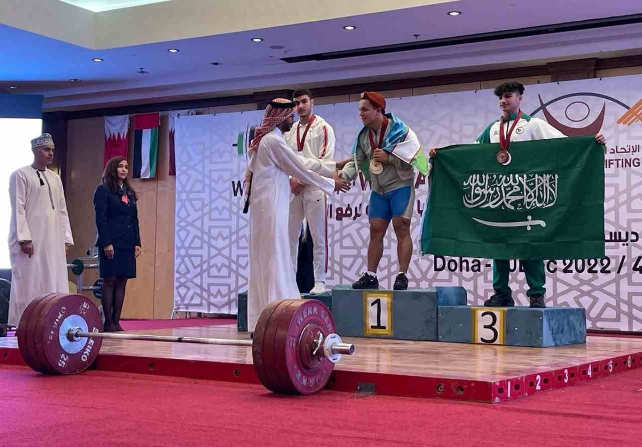 Özbekistanlı Halter sporcuları tam 3 altın madalya kazandı  