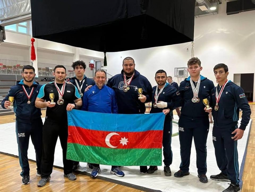 Azerbaijani sumo wrestlers bring home 13 medals from Hungary