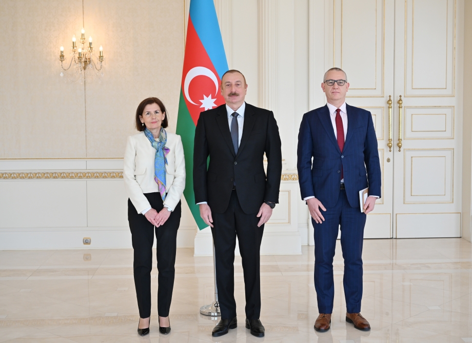 President Ilham Aliyev received credentials of incoming ambassador of France