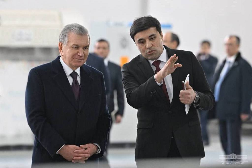 President gets acquainted with the activity of ceramic products enterprise