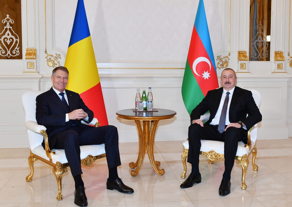  Presidents of Azerbaijan and Romania held one-on-one meeting
