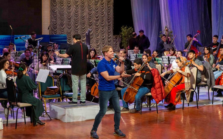 Artists of Broadway musicals hold master classes for artists of Turkmenistan