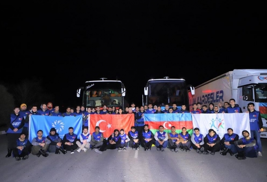 Azerbaijani volunteers go to Turkey to help