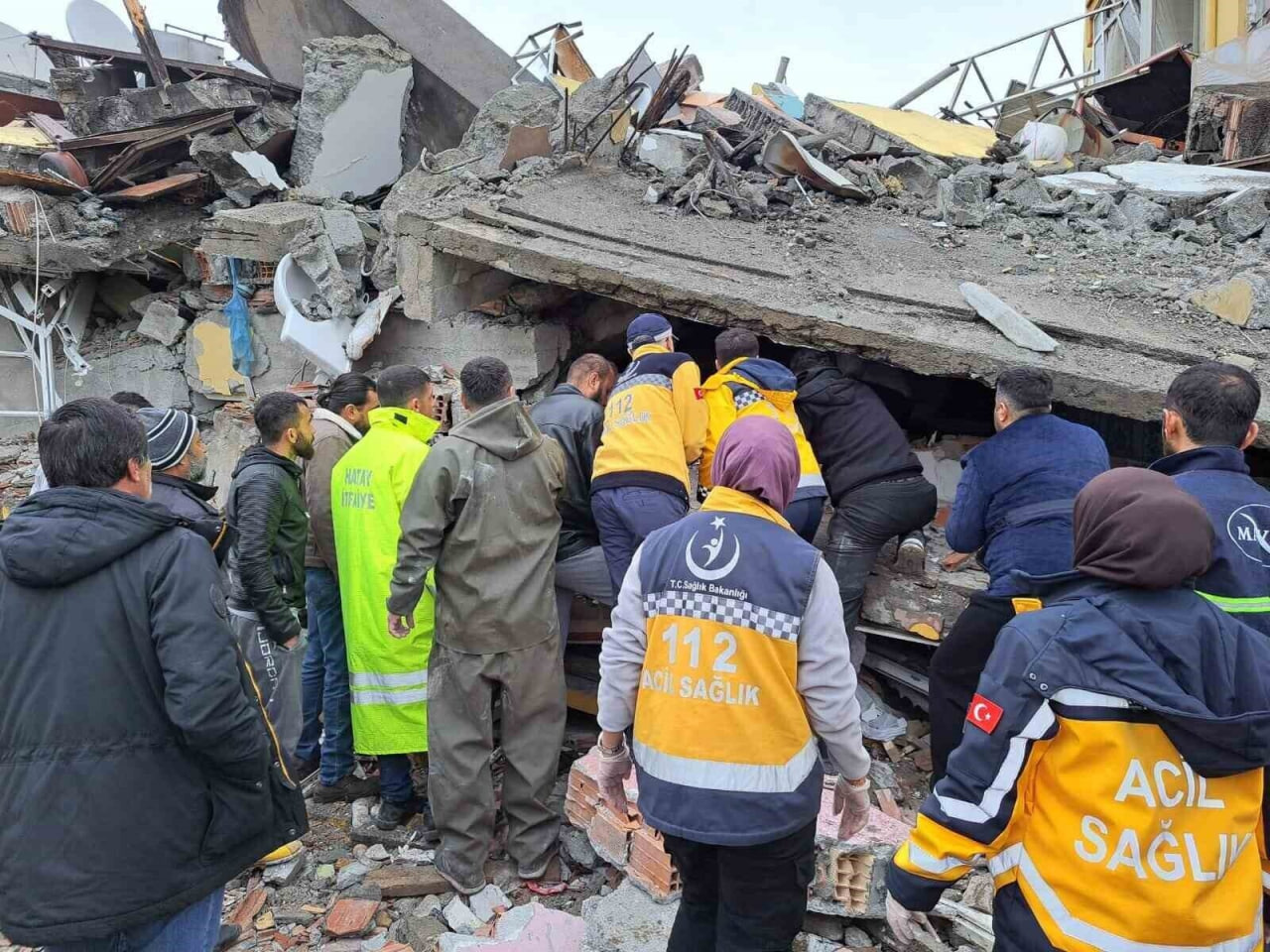 Death toll from Turkiye-Syria earthquakes climbs to over 34,000