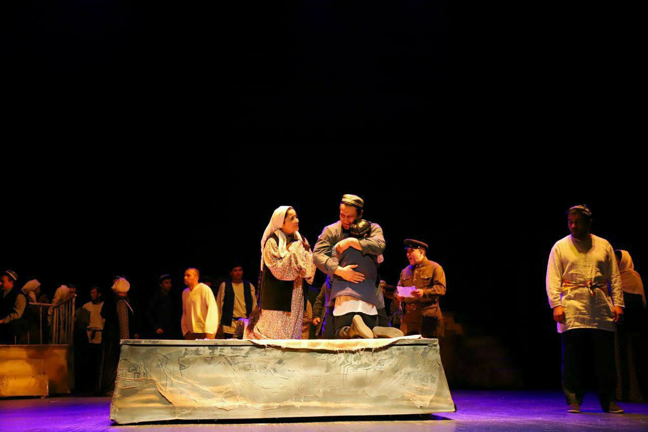 Спектакль"Urush odamlari"
