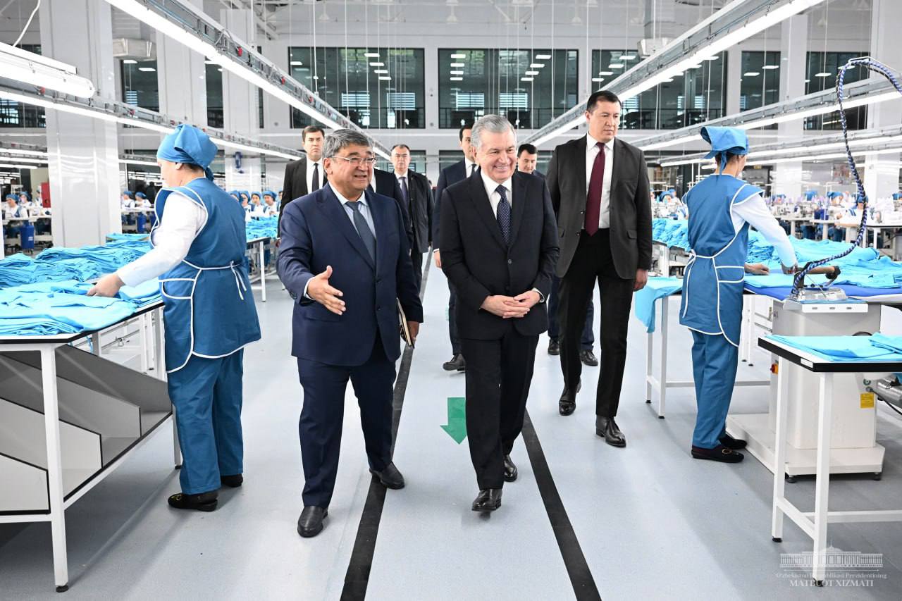 Shavkat Mirziyoyev visited an enterprise in Bukhara where more than a thousand jobs were created