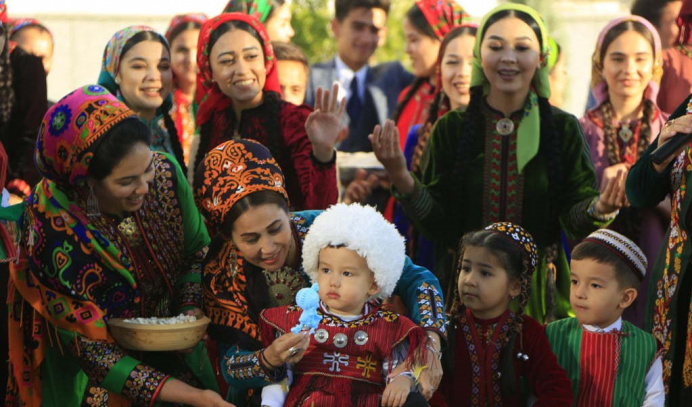 285 large families in Turkmenistan will receive new apartments as a gift