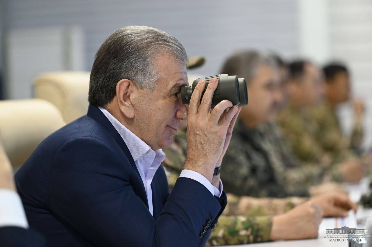 The Supreme Commander-in-chief observed the tactical training of the troops