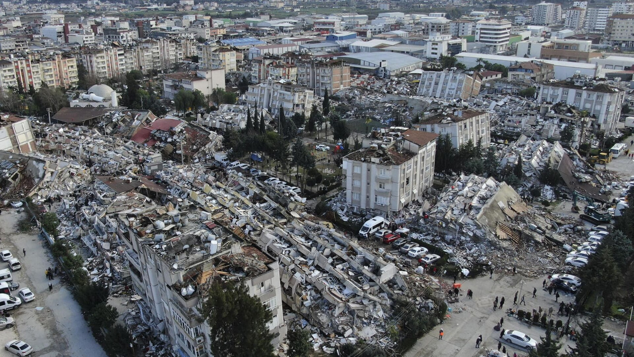 Deathtoll in earthquake nears 50,000