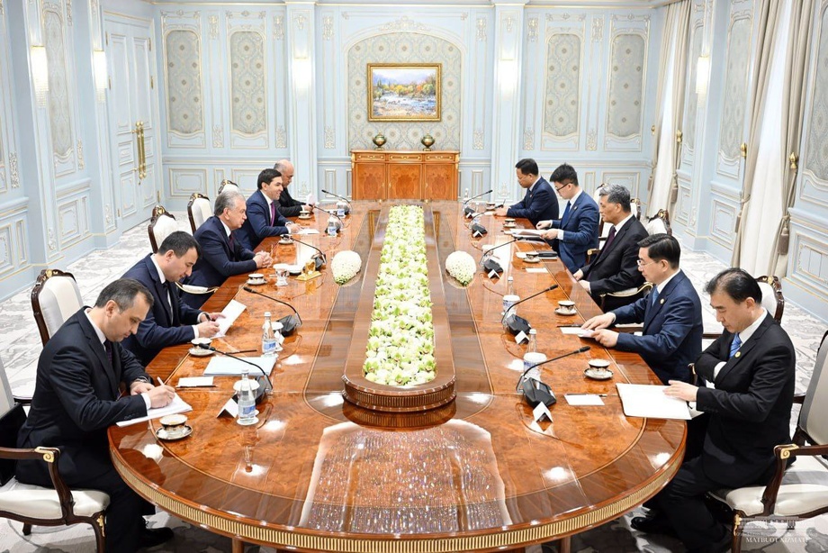 Shavkat Mirziyoyev XXR delegatsiyasi bilan uchrashdi