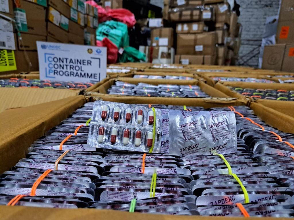 A large consignment of smuggled medicines was revealed at the customs of Almaty Читать: https://www.kt.kz/rus/society/_1377948919.html