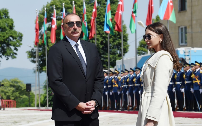 President Ilham Aliyev and First Lady Mehriban Aliyeva congratulate Turkish athletes who won medals at European Championships in Yerevan