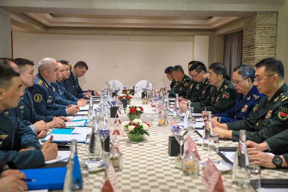 Defense Ministers of Kazakhstan and China held talks in India