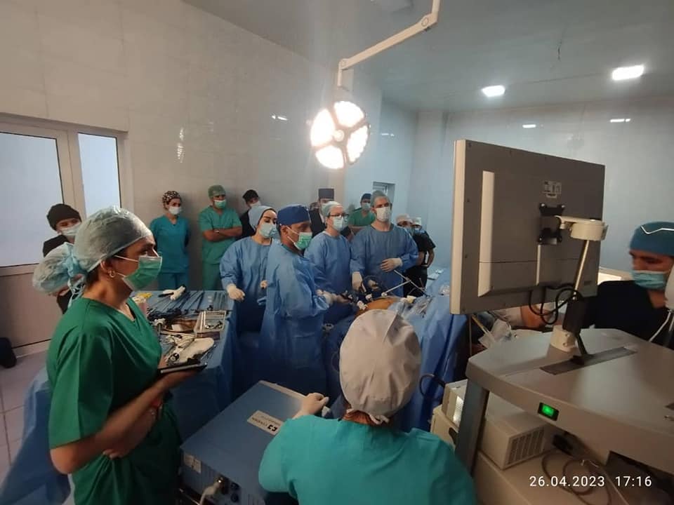 for the first time. A stomach incision operation was successfully performed in Tajikistan