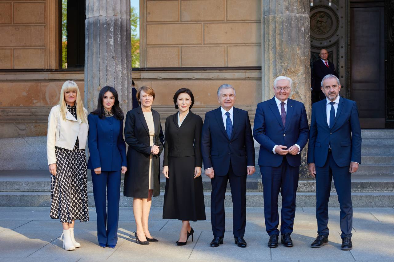 An exhibition was presented in Berlin by the Fund for the Development of Culture and Art of Uzbekistan