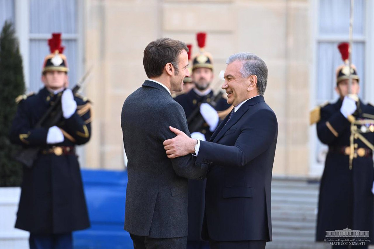 Emmanuel Macron arrives in Uzbekistan