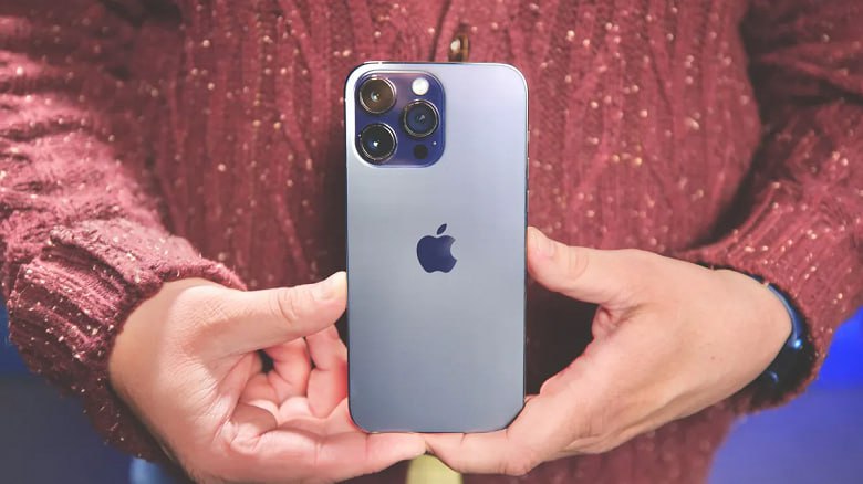 📱Ekran ostidagi qattiq tugmalar va face ID’ga ega iPhone 16