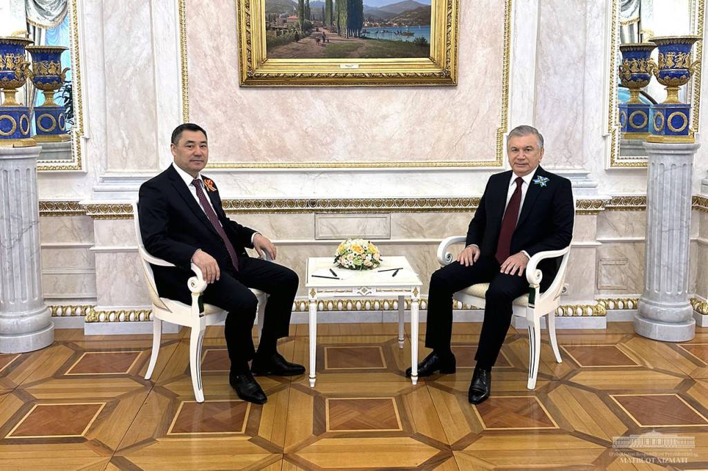 The President of Uzbekistan discusses current issues of bilateral relations with the President of Kyrgyzstan