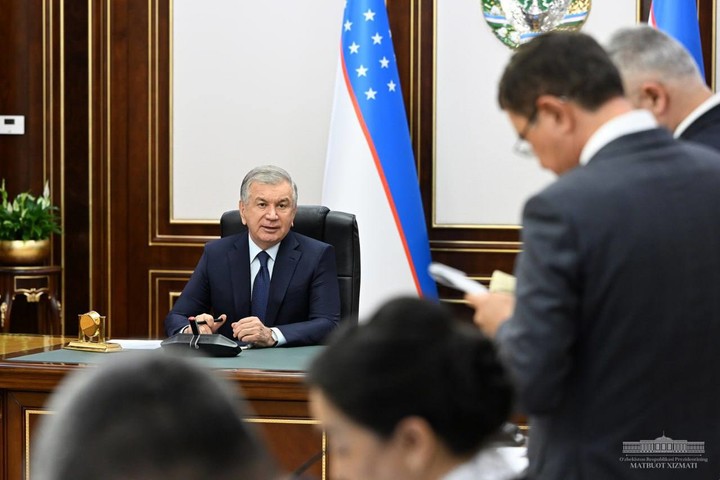 The President got acquainted with the presentation on poverty reduction