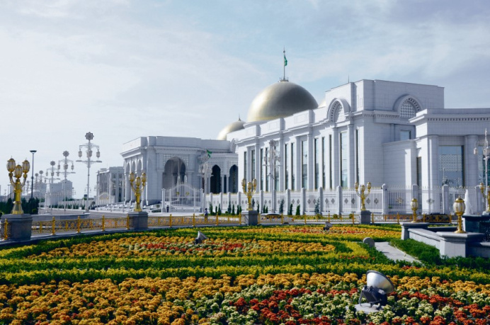 Serdar Berdimuhamedov approved the composition of the Turkmen-Kazakh intergovernmental commission