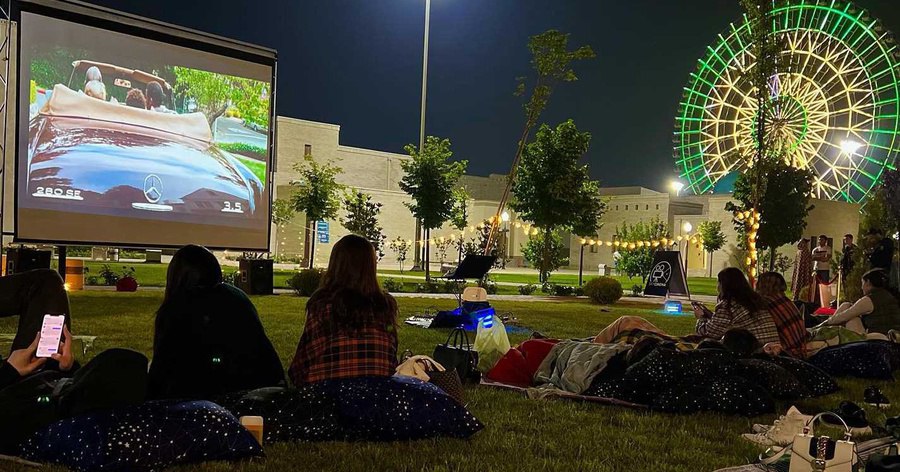 📽Ochiq osmon ostida, toza havo, romantik muhitda kino ko‘rishni istovchilar uchun yaxshi taklifimiz bor. “Navro‘z” bog‘i va “Movie Park Tashkent” kinoteatri quyidagi ajoyib filmlarni siz uchun taqdim etadi.