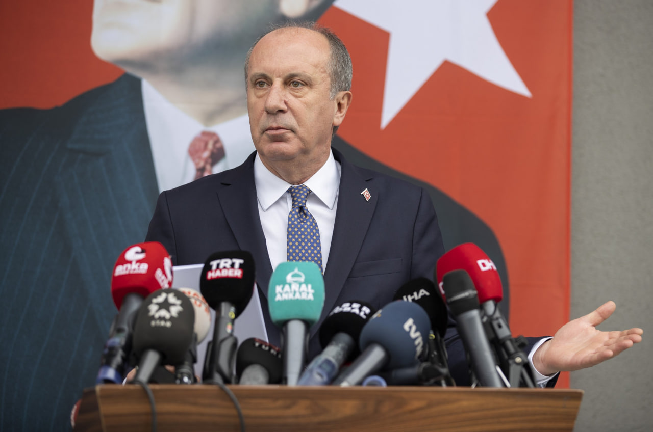 One of Erdoğan's opponents removed his candidate from the presidential election