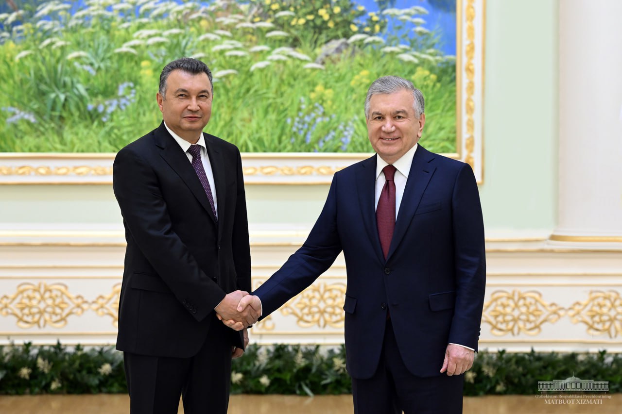Shavkat Mirziyoyev Tojikiston bosh vazirini qabul qildi