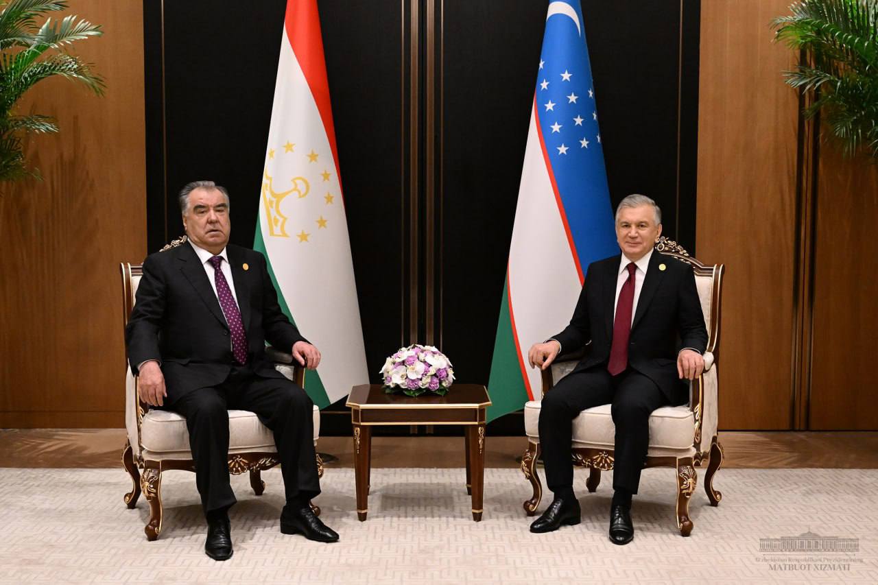 Shavkat Mirziyoyev held a meeting with Emomali Rahmon