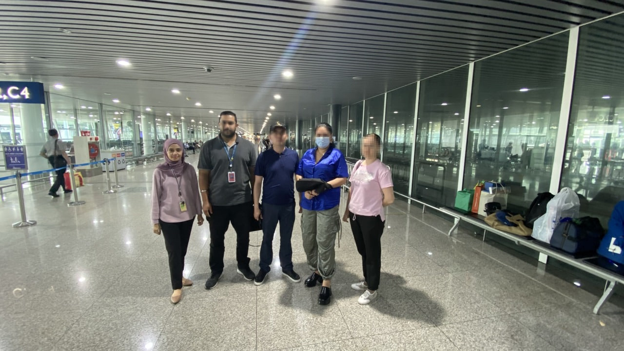 A woman wanted for trafficking was extradited from Malaysia to Uzbekistan