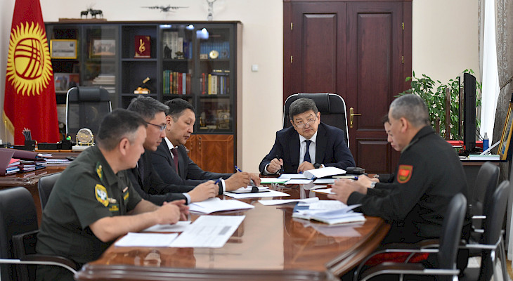 Akilbek Japarov listened to the information of the chiefs of the armed forces on the situation of troops in the country