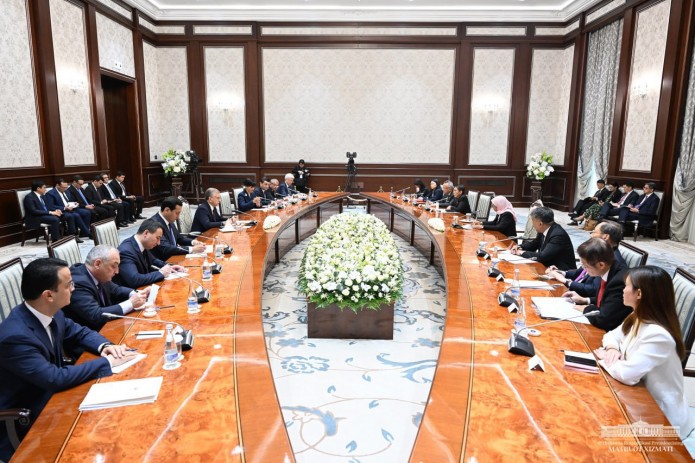 Shavkat Mirziyoyev held talks with the President of Singapore, Halima Yaqub, at the "Koksaroy" residence