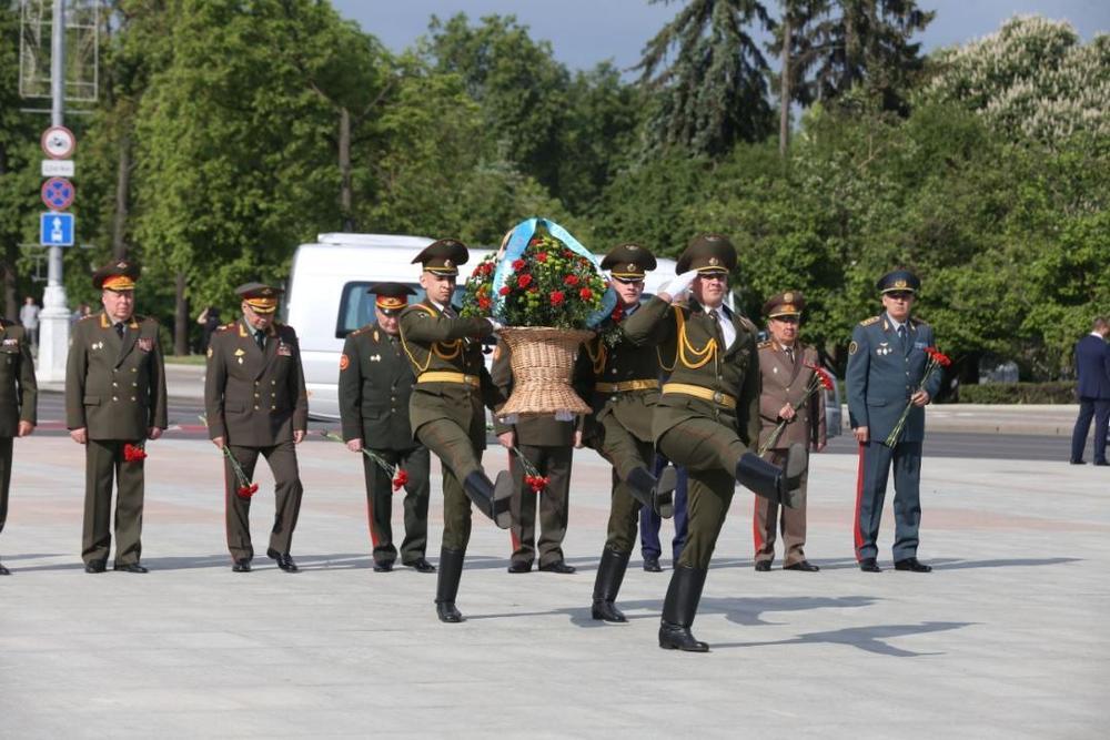 In Minsk, the Minister of Defense of Kazakhstan honored the memory of fallen soldiers