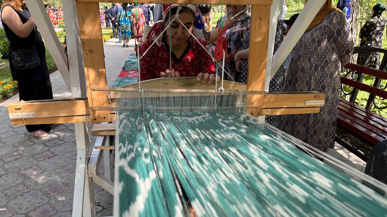 Ayni Park in Dushanbe hosts adras and atlas festival