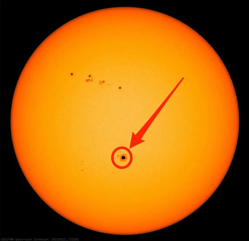 Astronomers have shown a huge black spot in the Sun