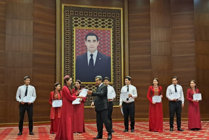 The IMO awarded the winners of the Internet Olympiad in priority areas of diplomacy
