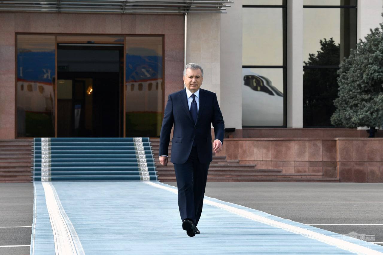 Shavkat Mirziyoyev left for Kyrgyzstan on a practical visit
