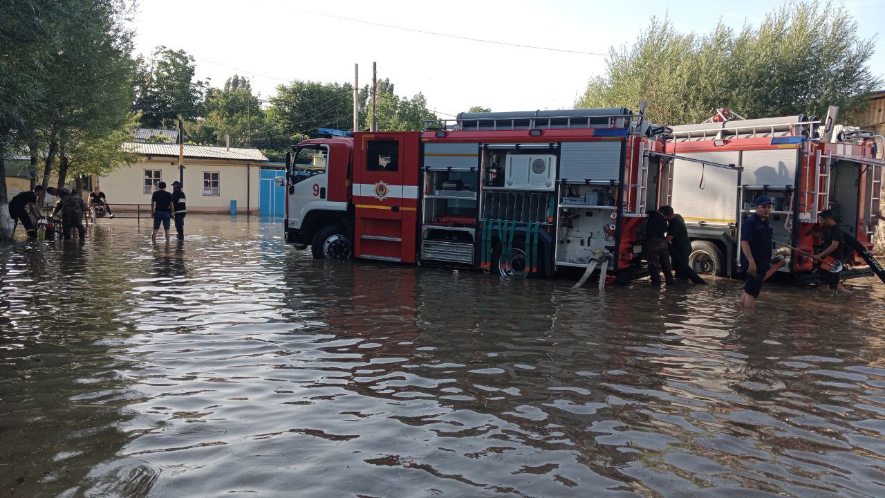 Flooding of one of the neighborhoods caused by the flooding of the Salor canal in Tashkent