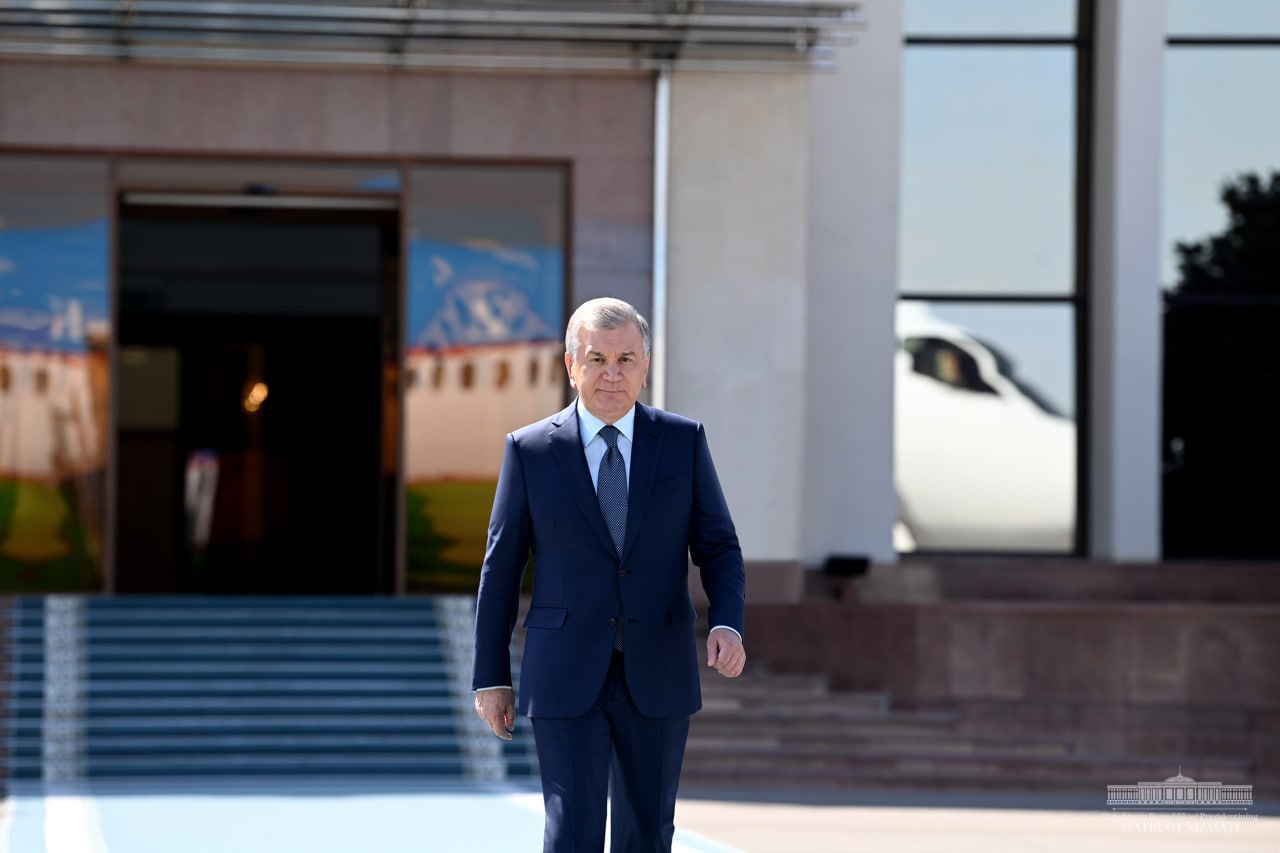 Prezident Shavkat Mirziyoev Samarqandga joʼnab ketdi.