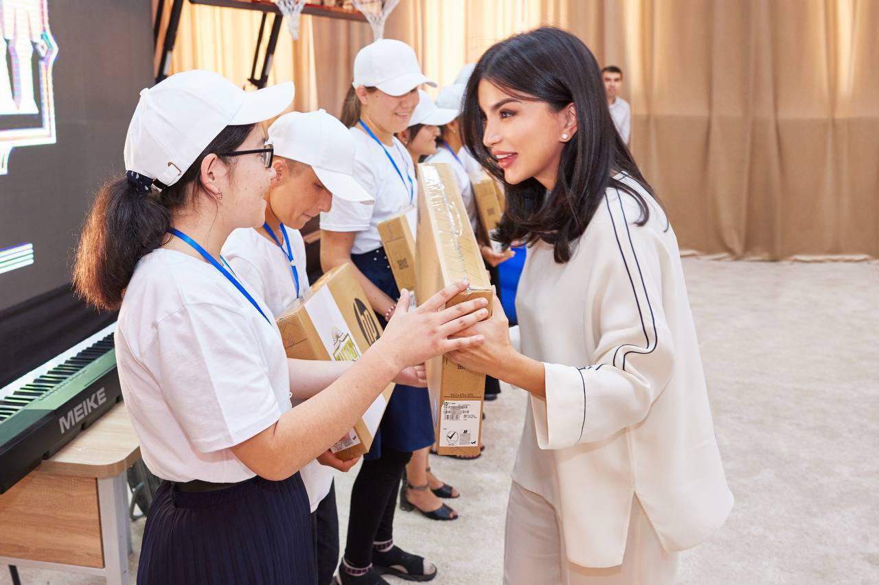 Saida Mirziyoyeva took part in the competition at a specialized school for Blind Children