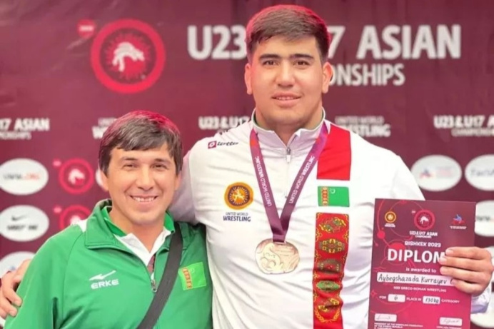 Turkmen wrestler wins bronze medal at Asian Youth Championship