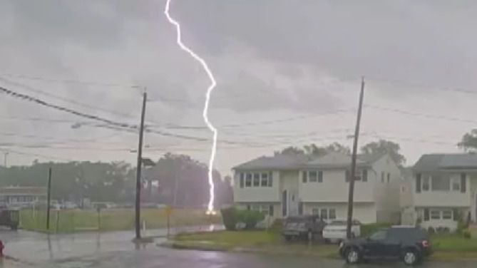 The moment a person was struck by lightning in the USA was captured on video
