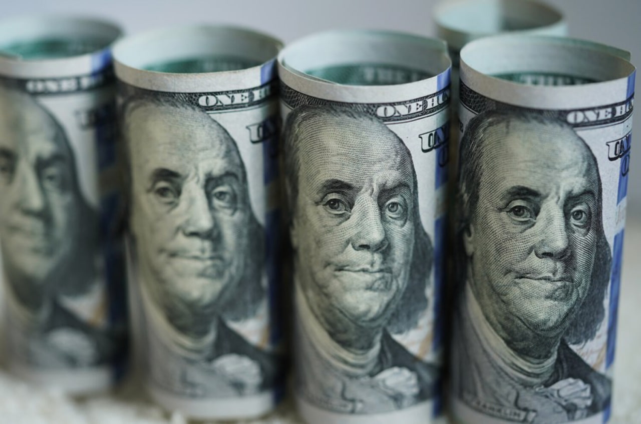 The national debt of the USA has exceeded 32 trillion dollars for the first time in history