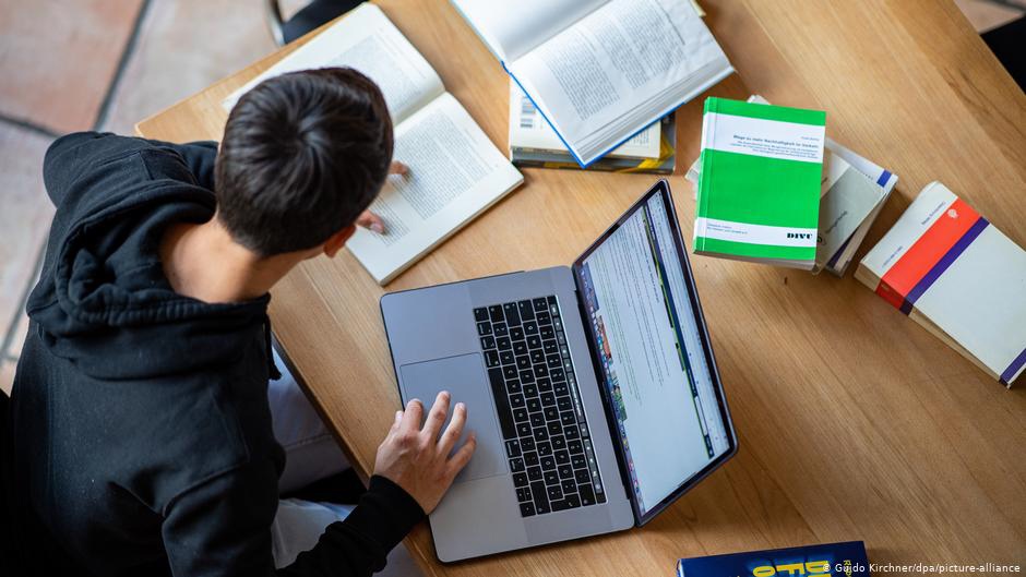 External education can be transferred to a distance form