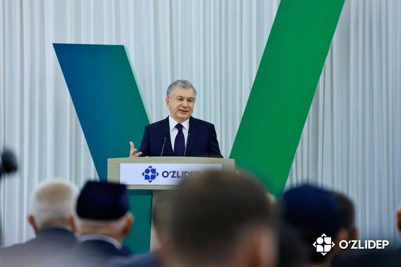 Shavkat Mirziyoyev: “2024-yildan Bekobod, Xo‘jakent va Angren yo‘nalishlarini poytaxt bilan bog‘laydigan 10 ta elektropoyezd yo‘lga qo‘yiladi”