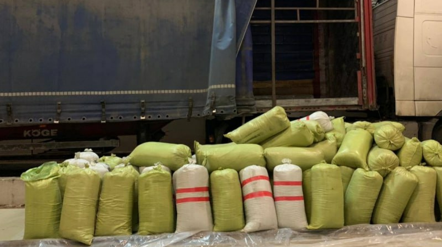 A person was caught illegally transporting 7 tons of bread from Uzbekistan to Kyrgyzstan