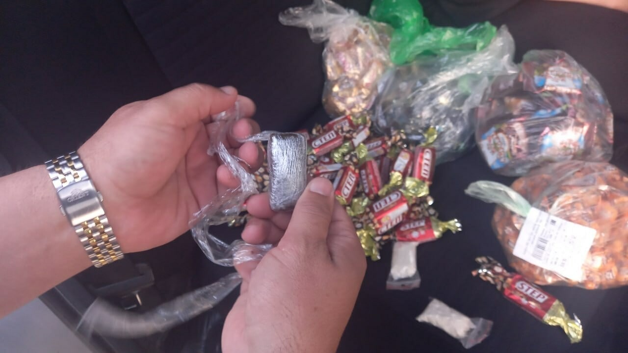 A person who hid "hashish" and "heroin" in candies was caught in Khorezm