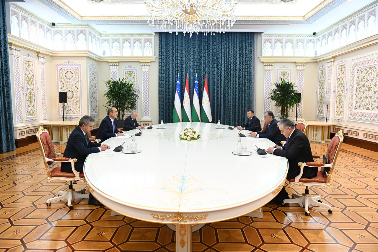 Abdullah Aripov met Imamali Rahman in Dushanbe