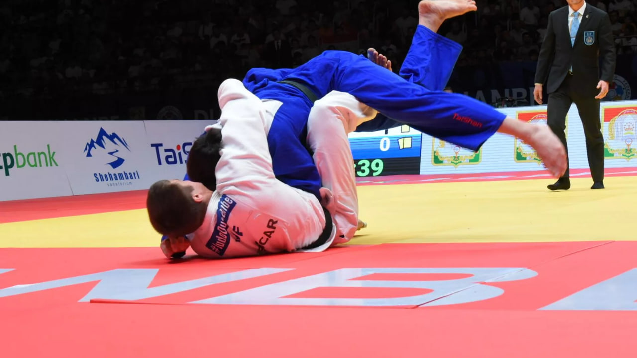 Tajik athletes start at the Universiade in China