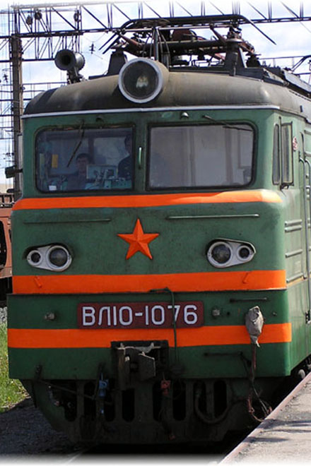 In Baku, a car collided with an electric locomotive, one person died
