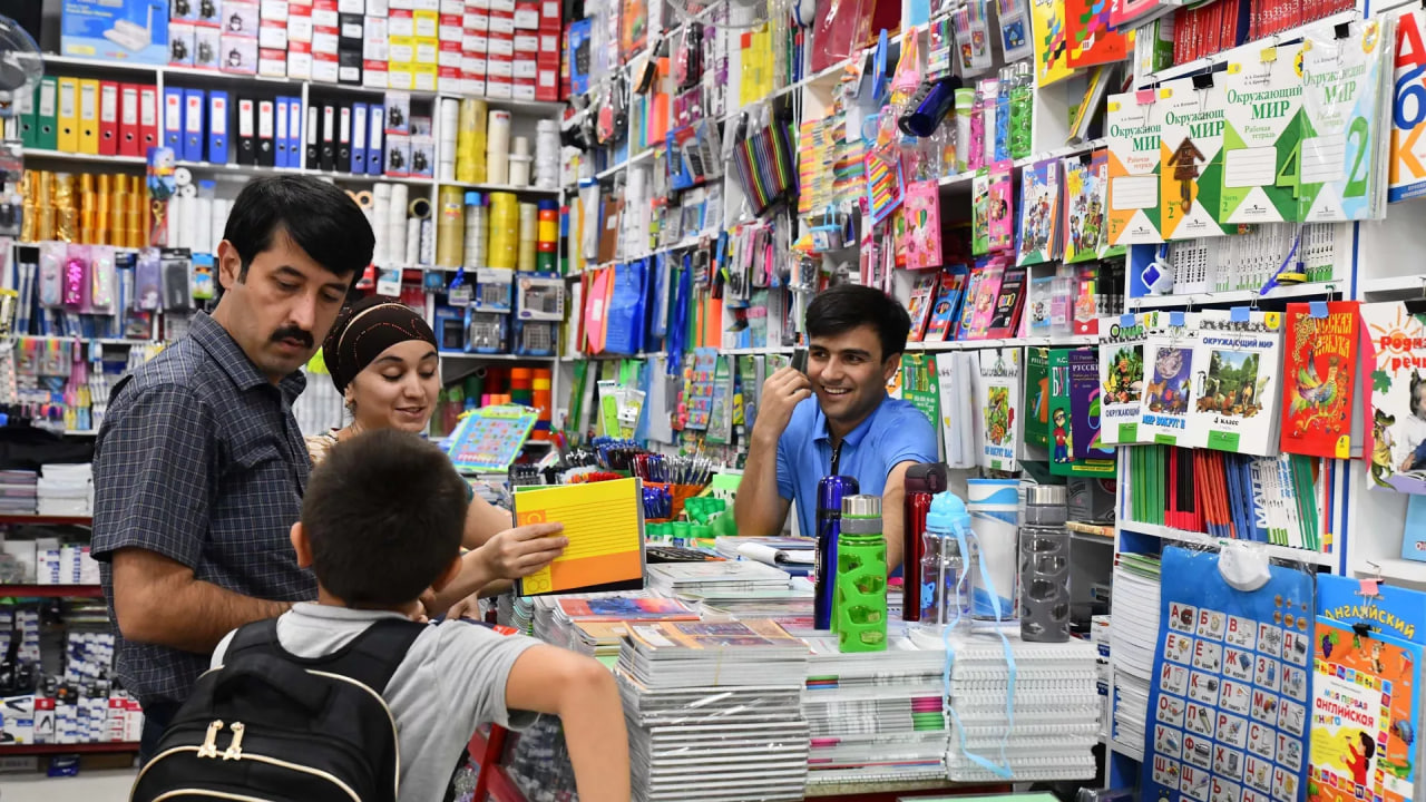Fair of school supplies started in Dushanbe